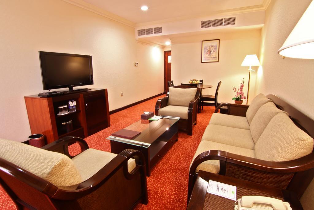 Majan Continental Hotel Muscat Exterior photo