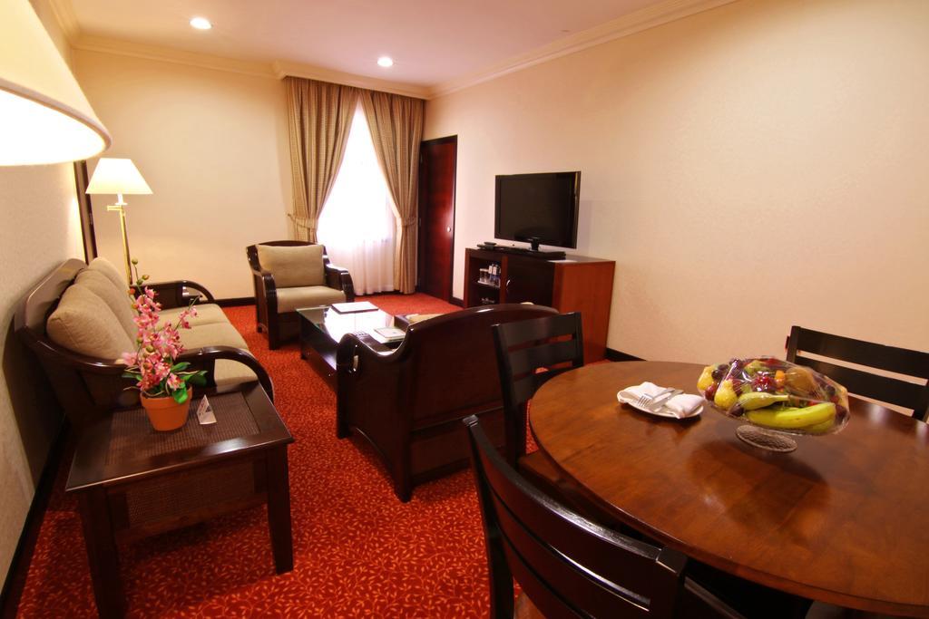 Majan Continental Hotel Muscat Exterior photo
