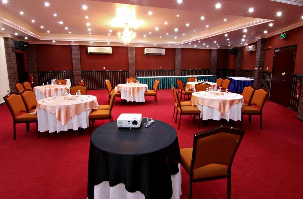 Majan Continental Hotel Muscat Exterior photo