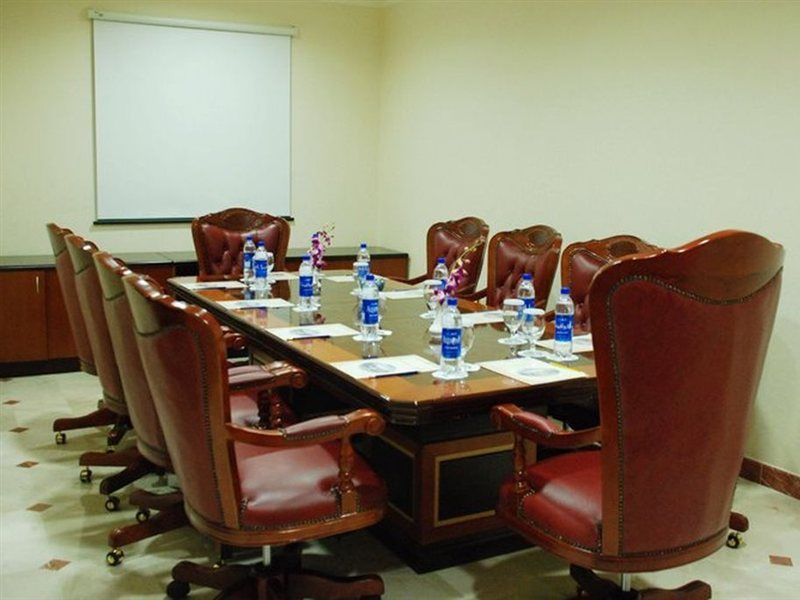 Majan Continental Hotel Muscat Exterior photo