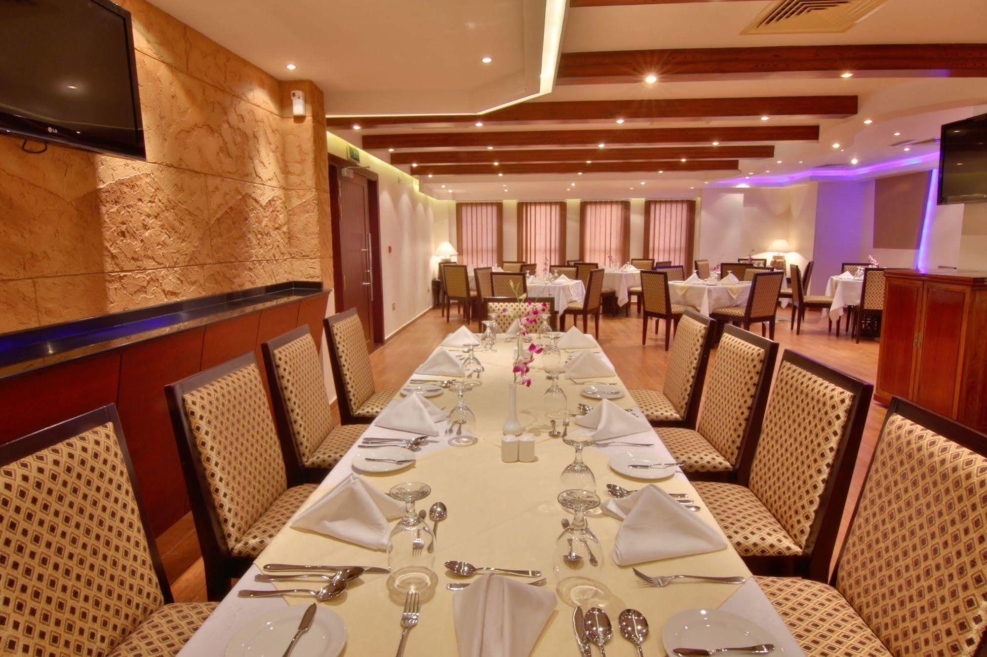 Majan Continental Hotel Muscat Exterior photo