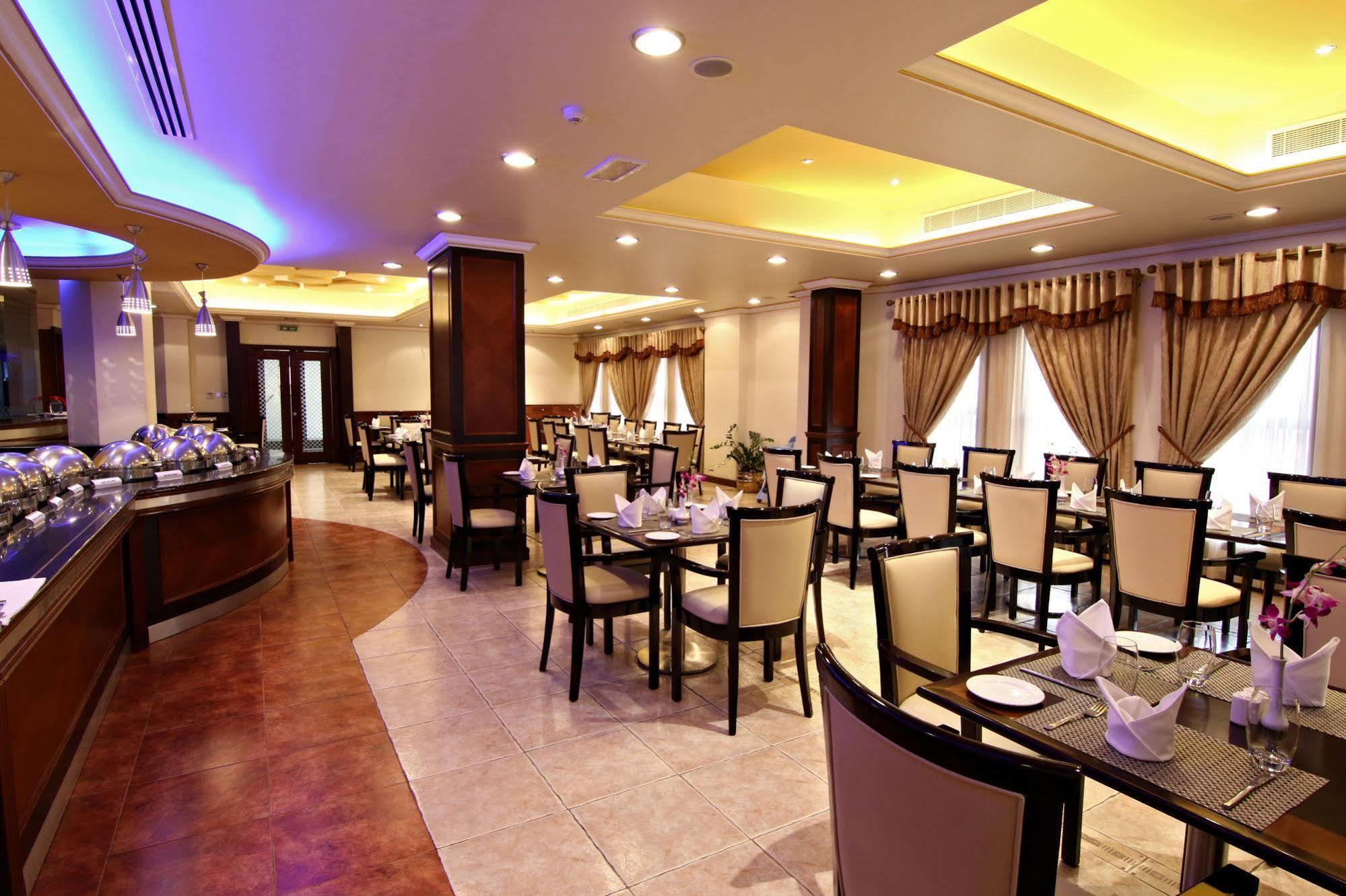 Majan Continental Hotel Muscat Exterior photo