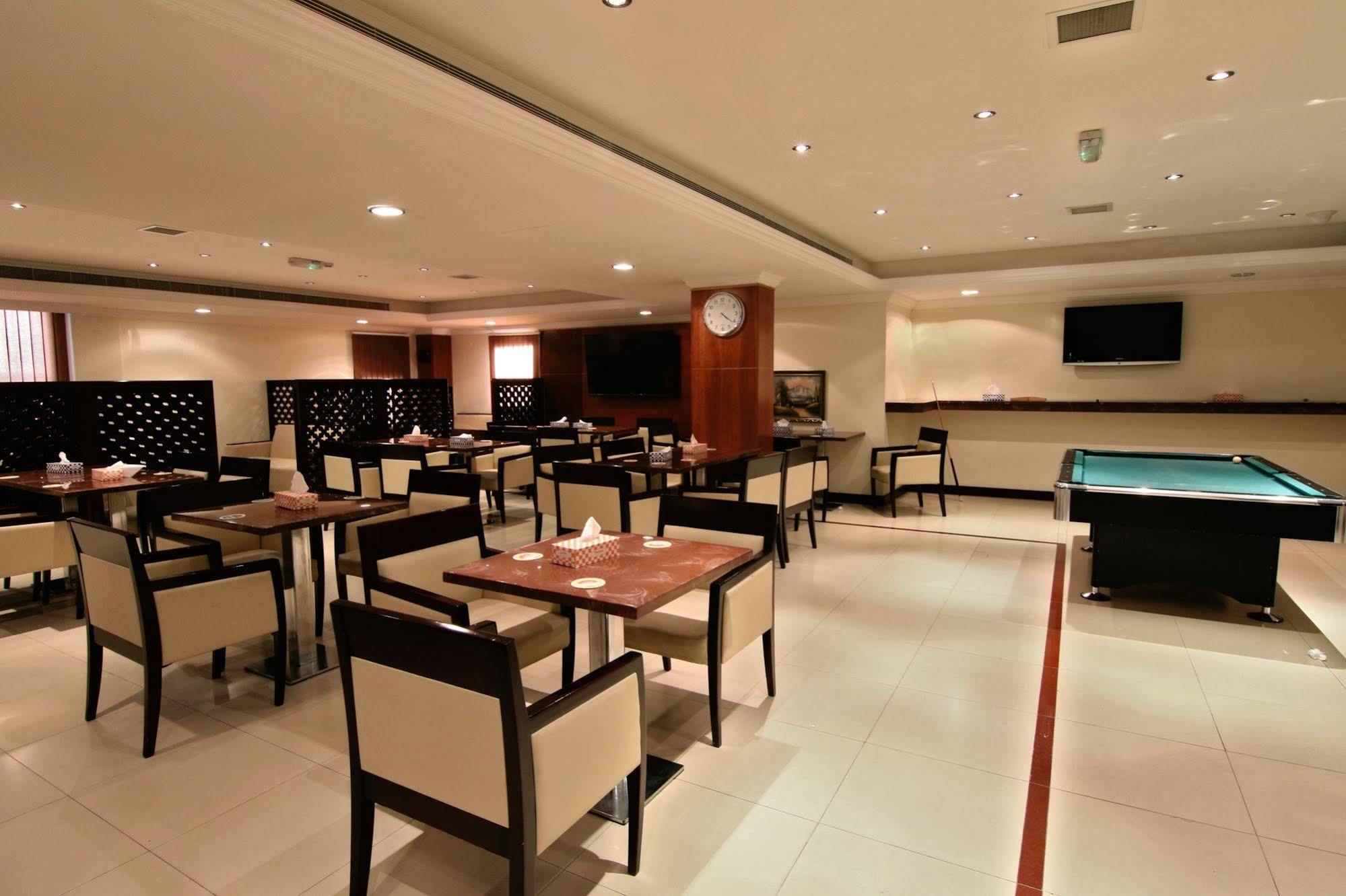 Majan Continental Hotel Muscat Exterior photo